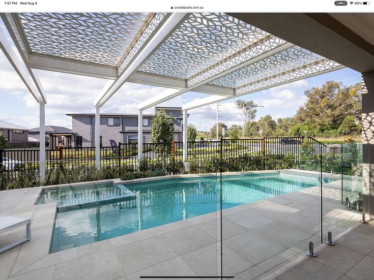 مظلات مسابح لكسان الرياض