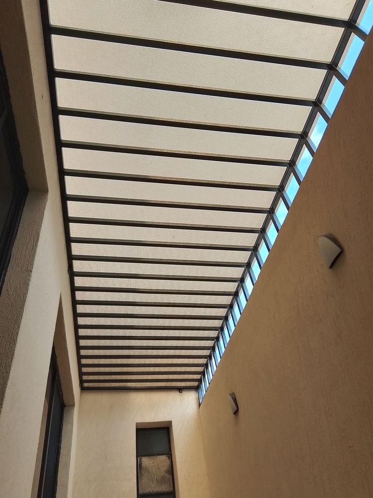 مظلات خارجية