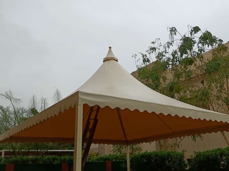 تركيب مظلات هرمية